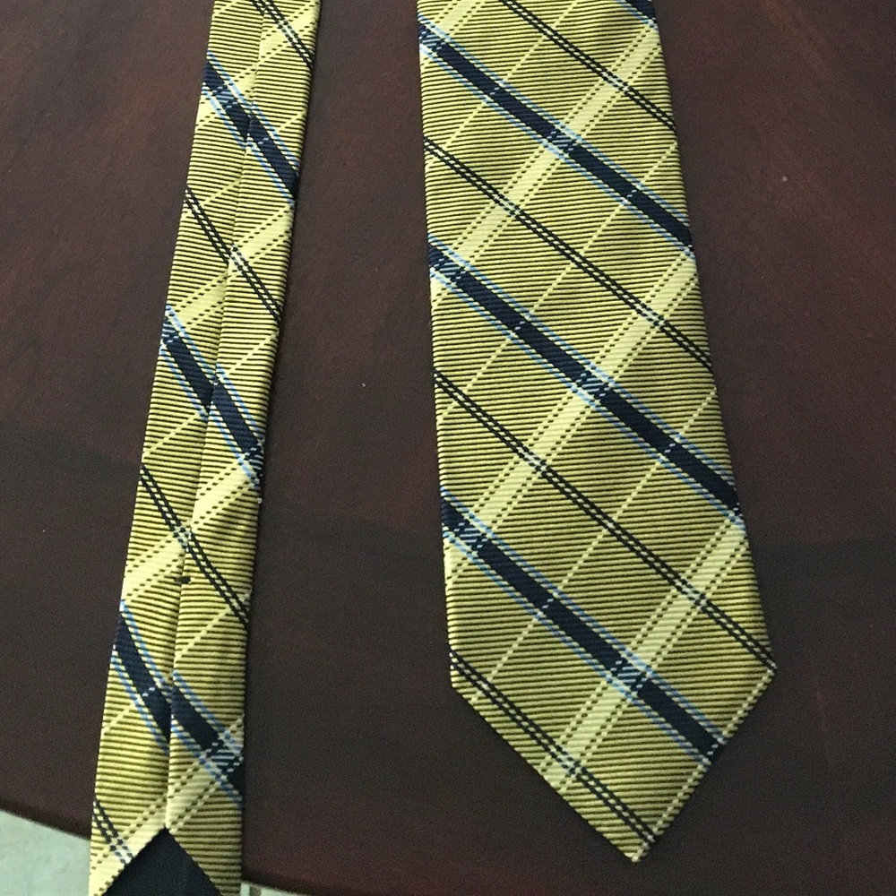 Brooks Brothers tie